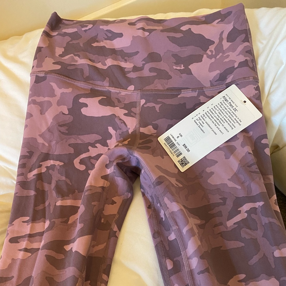 Lululemon Align Leggings NWT Size 6 never worn, pink/mauve/lavender camo